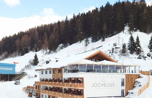 Nauders Cabin | JOCHELIUS - 1900m - mountain resort and restaurant - Goldsee suite