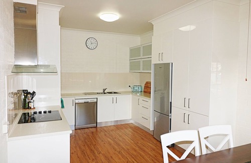 Eden Apartment | Jodi's Beach Retreat - Pet Friendly (2 bedroom apartment) 2+ Nights