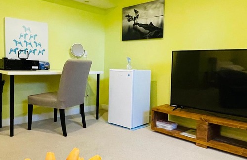 Signal Hill House | Joe's Cozy and Quality Entire Basement Suite in Calgary