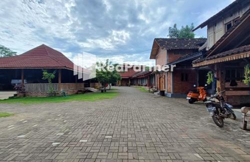 Pendowo Hotel | Jogo Segoro Homestay Mitra RedDoorz near Pantai Sundak Gunungkidul