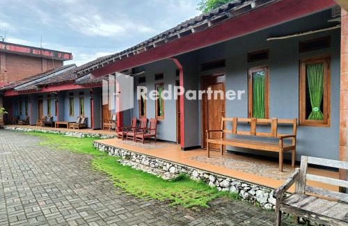Pendowo Hotel | Jogo Segoro Homestay Mitra RedDoorz near Pantai Sundak Gunungkidul