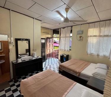 Tioman Island Resort | Johans Chalet