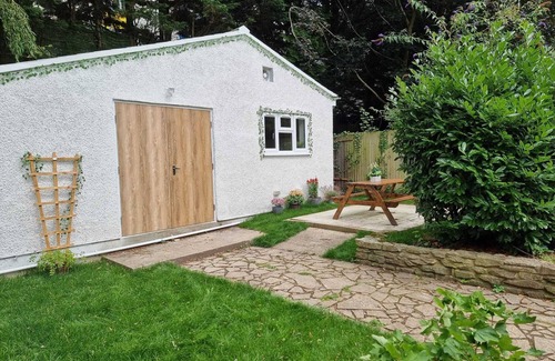 Headington Cottage | John Radcliffe Willow Cottage Free parking, 7 minutes from the heart of the city