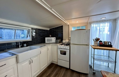 Pacific Grove Apartment | John Steinbeck's Writer's Studio: Home of Classic American Author - 30 night min