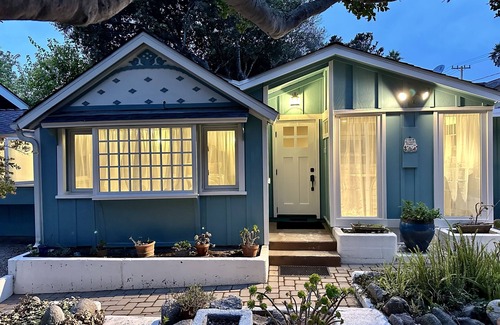Pacific Grove Apartment | John Steinbeck's Writer's Studio: Home of Classic American Author - 30 night min