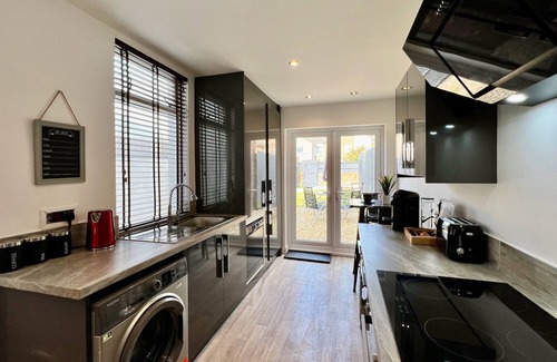 Grimsby Apartment | Johnson House MyShortLets