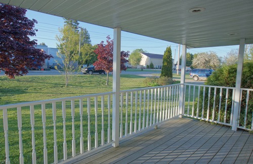 St Ignace House | Johnson's Up North in St.Ignace