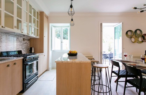 Santo Antonio House | JOIVY Stunning 2BR Apt w/garden, by the Avenida subway & Botanical Garden