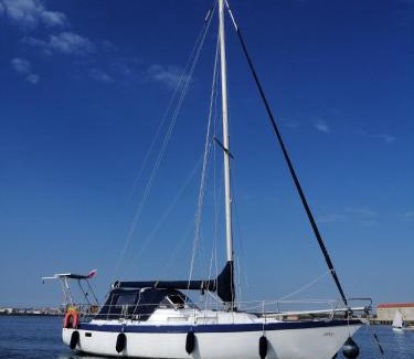 Parque das Nacoes Boat Rental | Joky - Floating refuge