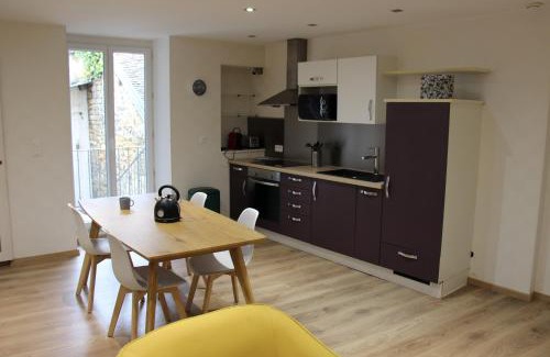 Lons-le-Saunier Apartment | joli 2 pièces avec cour privée