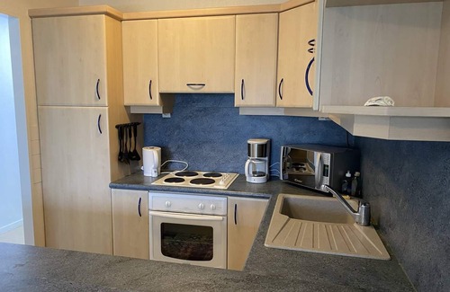 Saint-Cast-le-Guildo Apartment | Joli Appartement à la Décoration Soignée à 50m de la Plage de Pen Guen