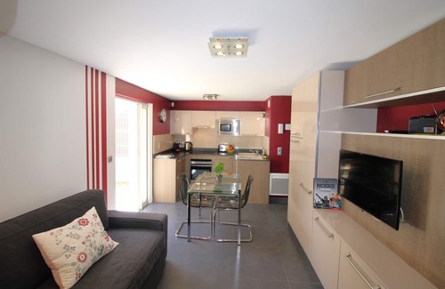 Le Pradet Apartment | Joli T2 jardin coquet 3 étoiles à 700m la mer PK CLiM WiFi By HC