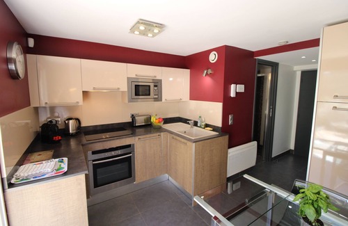 Le Pradet Apartment | Joli T2 jardin coquet 3 étoiles à 700m la mer PK CLiM WiFi By HC
