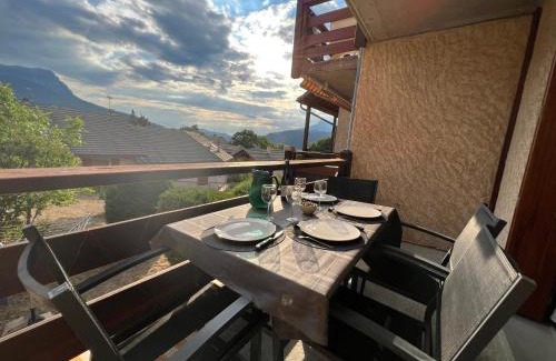 Baratier Apartment | Joli T2 - Vue sur Lac - 5 min du plan d'eau d'Embrun