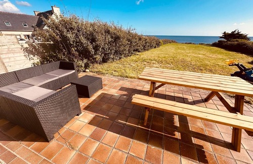 Finistere House | Jolie Maison les Pieds Dans Leau Avec un Grand Jardin