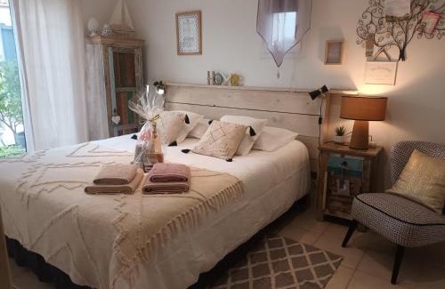 Frejus Bed & Breakfast | Jolie petite suite Côte d'Azur.