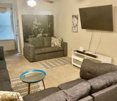Cordova Apartment | Jolly Accommodations Express - Sleeps 7