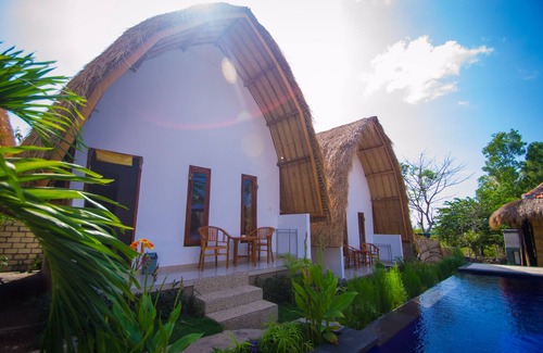 Penida Island Apartment | Jona Bungalow Pool View