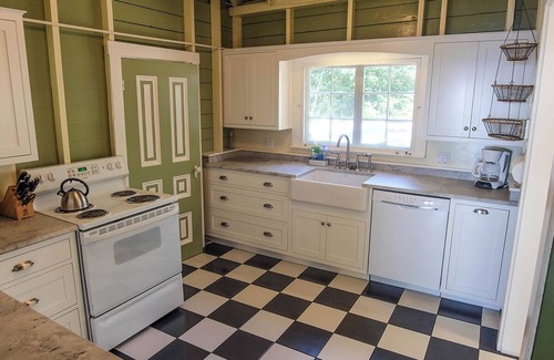Boothbay Harbor Cottage | JONES COTTAGE - Town of Boothbay Harbor
