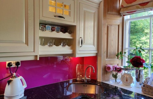 Buxton Apartment | Joseph Apartment - first floor apartment located in The Square