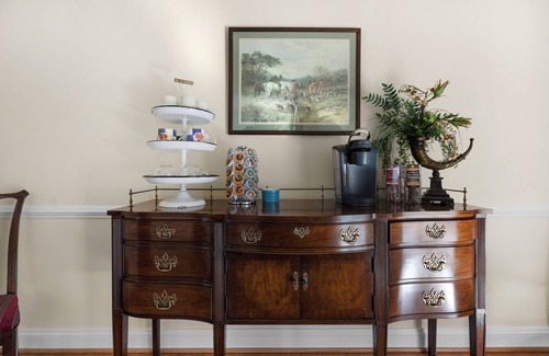 Marshall House | Josephine's Cottage: Peaceful Getaway Near DC