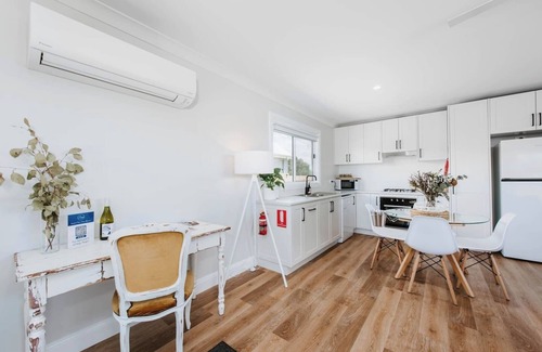 Bombira Cottage | Josephs Place A Restful Retreat for Two