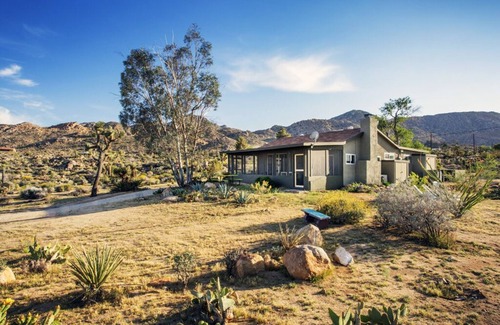 Joshua Tree Highlands House | Joshua Tree Dream Weaver a chic home on 5 private acres