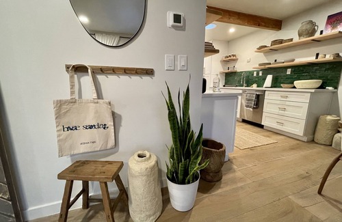 Joshua Tree House | Joshua Tree- Hot tub, Walk to food & shops, a few minutes from JTNP