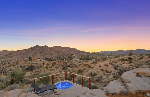 Joshua Tree Highlands House | Joshua Tree, National Park Entrance, Views, Cowboy Tub, Cold Plunge, Fire Pit