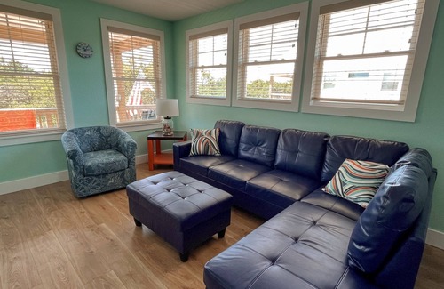 Corolla Cottage | Josies Joint-New for 2024 Newly built only 3.5 Miles off Blacktopn