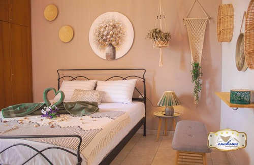 Messini Apartment | Joy's Harbor in Messini