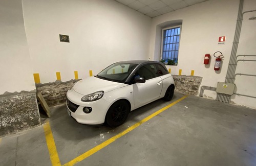 Barriera Vecchia-San Giacomo Apartment | Joyce | The Poet's Refuge, in the center with garage