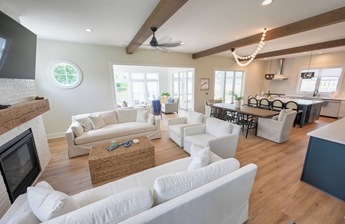 Summit Station House | Joyful Haven at Buckeye Lake Walk to Winery + Beach Sleeps 14