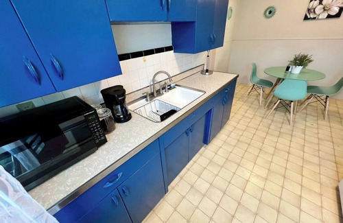 Westwood Apartment | Joyful King 1 Bed Apartment 13 Minutes to Downtwn