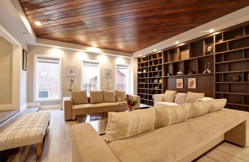 Sheridan Villa | Joyful Mansion with Charm Indoor