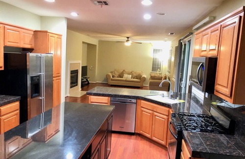 Tracy House | Joyful Retreat: Spacious 4-Bedroom Oasis to Relax & Unwind