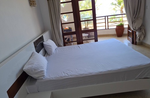 Shanzu Resort | Joys Beach Apartment Villa 8