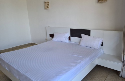 Shanzu Resort | Joys Beach Apartment Villa 8