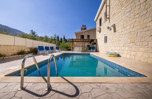 Trimiklini House | JP Pool House