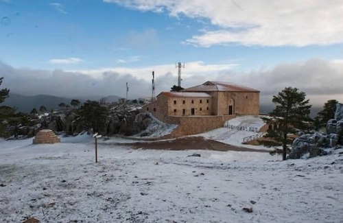 Orihuela del Tremedal Cottage | Juan House for 9 people