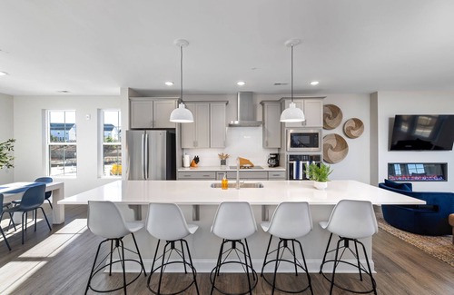 Wake Forest Condo | Julianne - Luxury 4 BR Rooftop Deck + Garage, Personal Chef