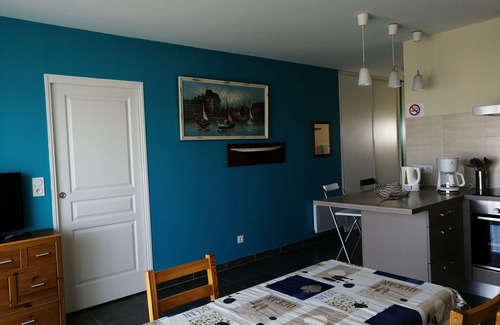 Jullouville Apartment | Jullouville residence with elevator in calm environment near beach