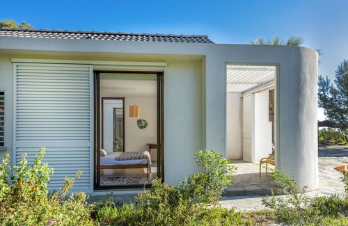 Taglio-Isolaccio House | June 1-15 Luxury Beachfront Villa With Heated Spa Pool
