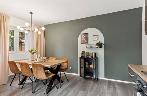 Detmold-Nord Apartment | JUNE APARTMENTS I Cozy 2-bedroom apartment in charming Detmold with free parking