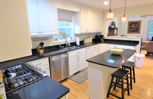 Murphy House | JUNE SPECIAL! 139 dollars per night!River Haven, your escape to the Mountains.