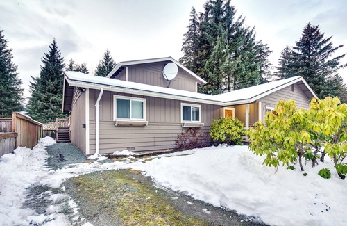 Mendenhall Valley Apartment | Juneau Apartment - Minutes to Mendenhall Glacier