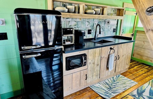 Ashland Cabin | Jungalow - Canvas Safari Cabin | 2 Bed, 1 Bath with Hot Tub