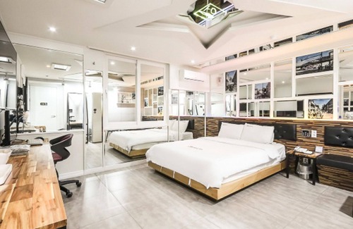 Chunghung Hotel | Jungheung-dong Hotel in Gwangju