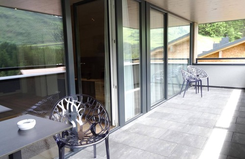 Damuels Apartment | Junior Suite, separate toilet and bath/shower, Ba - Alpin Resort Damüls