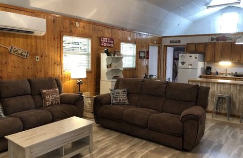 Canadian Cabin | Juniper Cabin-wildlife w/serene patio and outdoor experience-30/50 amp hookup